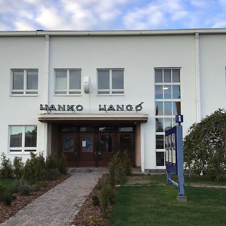 Hangon Asema 2 - Lemmikit Sallittu Aparthotel Hanko Exterior photo