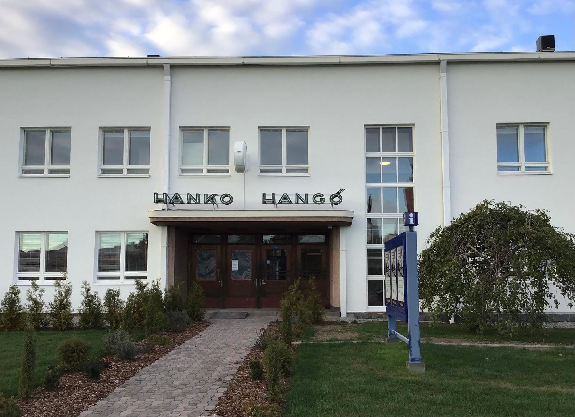 Hangon Asema 2 - Lemmikit Sallittu Aparthotel Hanko Exterior photo